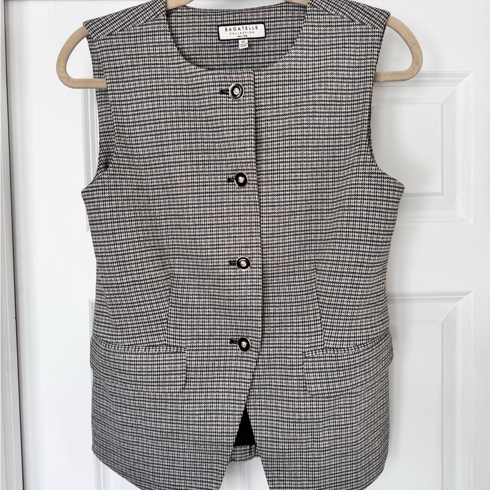 Bagatelle Women's Checkered Sleeveless Vest